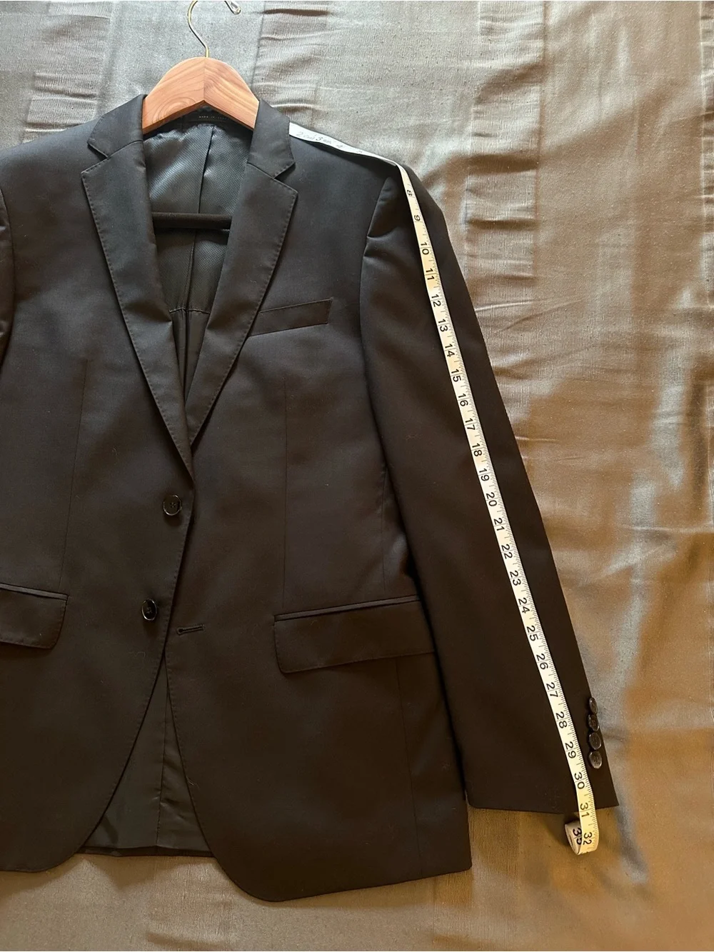 Hugo Boss 38R - 32W Hayes - Gibson Black 100% Virgin Wool Suit